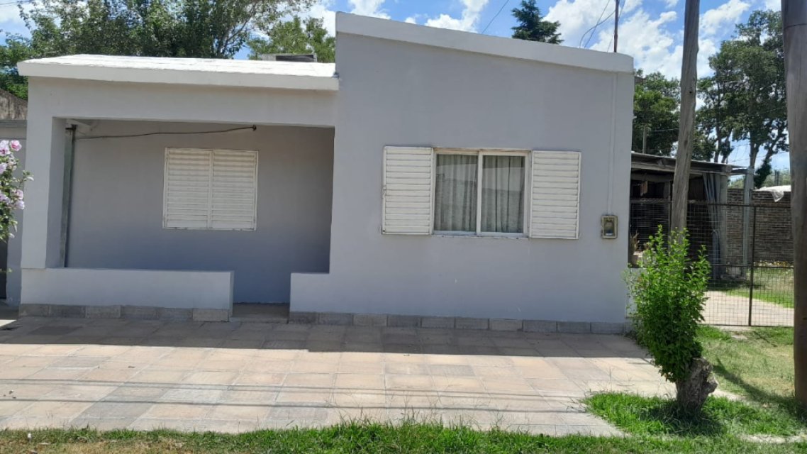 Del Prado & Borchex Junín Casa 3 con Dep.  ambientes  En Venta -0