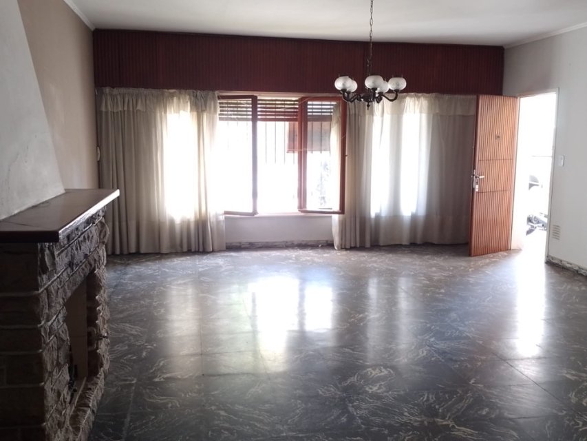 Av Rivadavia 170 Arrecifes Casa 4 con Dep.  ambientes  En Venta -7
