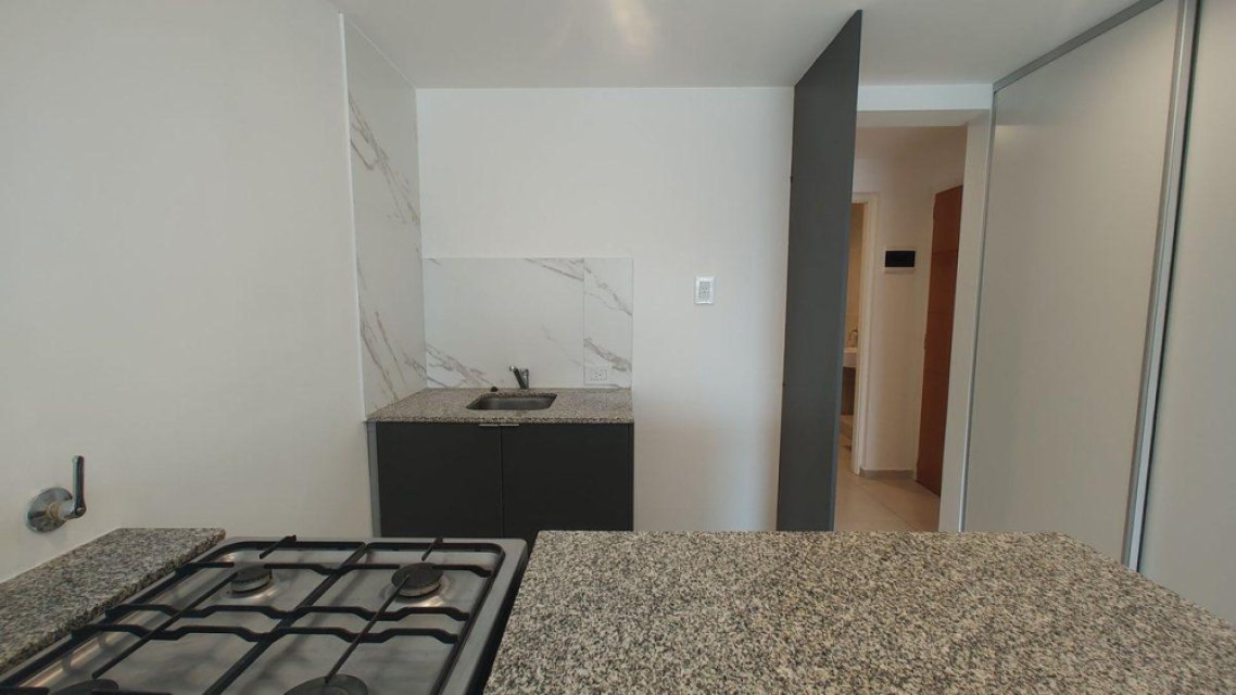 Calle 8 e/ 34 y 35 La Plata Departamento 1  ambientes  En Venta -6