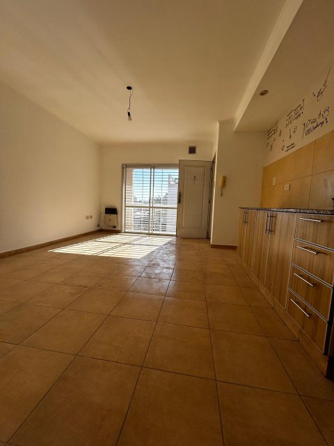 Orellanos y Urquiza Departamento 2  ambientes  En Venta -7