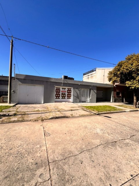 Arquímedes al 100 Junín Negocio o fondo de comercio 3 con Dep.  ambientes  En Venta -9