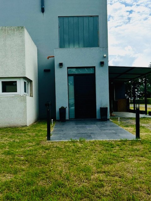 Club de Campo Circulo Medico Junín Junín Quinta o casa de campo 4 con Dep.  ambientes  En Venta -0