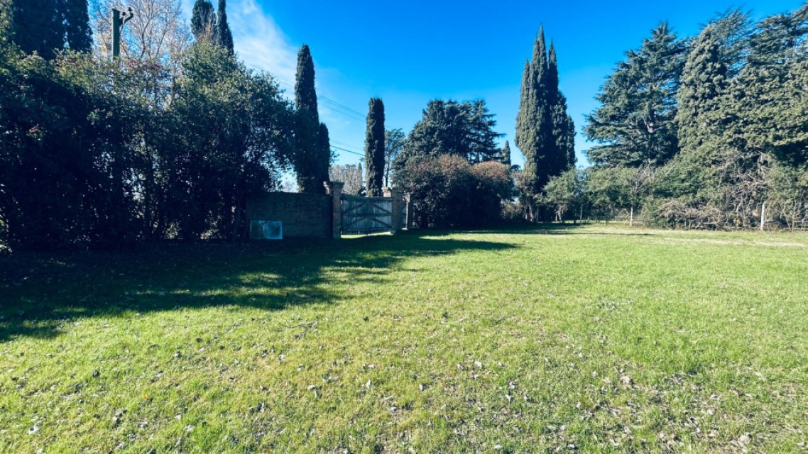 Los Tehuelches al 1500 Junín Quinta o casa de campo 4 con Dep.  ambientes  En Venta -13
