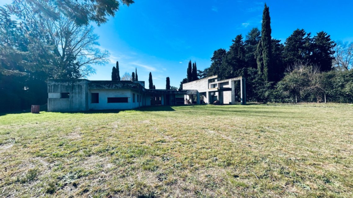 Los Tehuelches al 1500 Junín Quinta o casa de campo 4 con Dep.  ambientes  En Venta -7