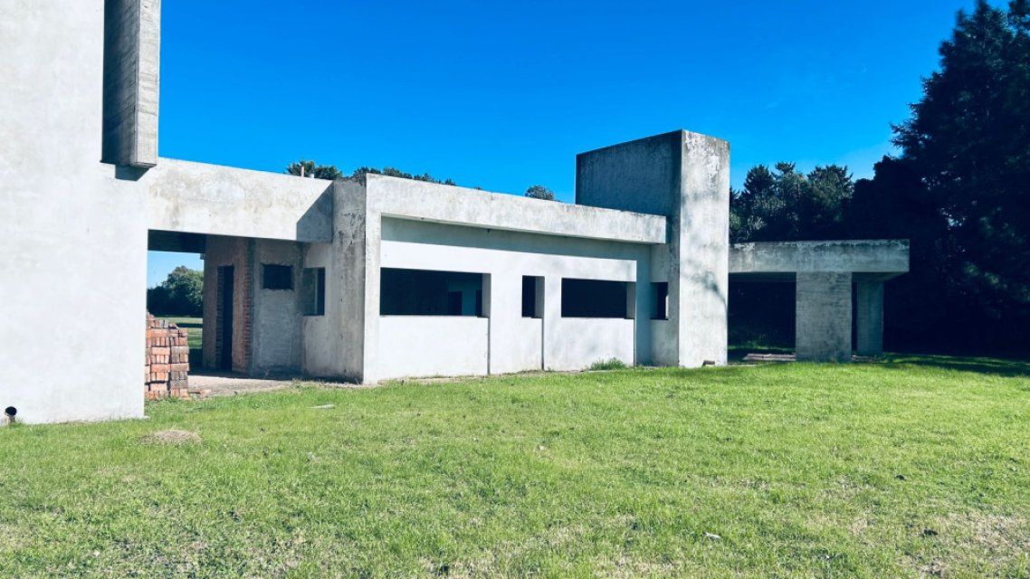 Los Tehuelches al 1500 Junín Quinta o casa de campo 4 con Dep.  ambientes  En Venta -2