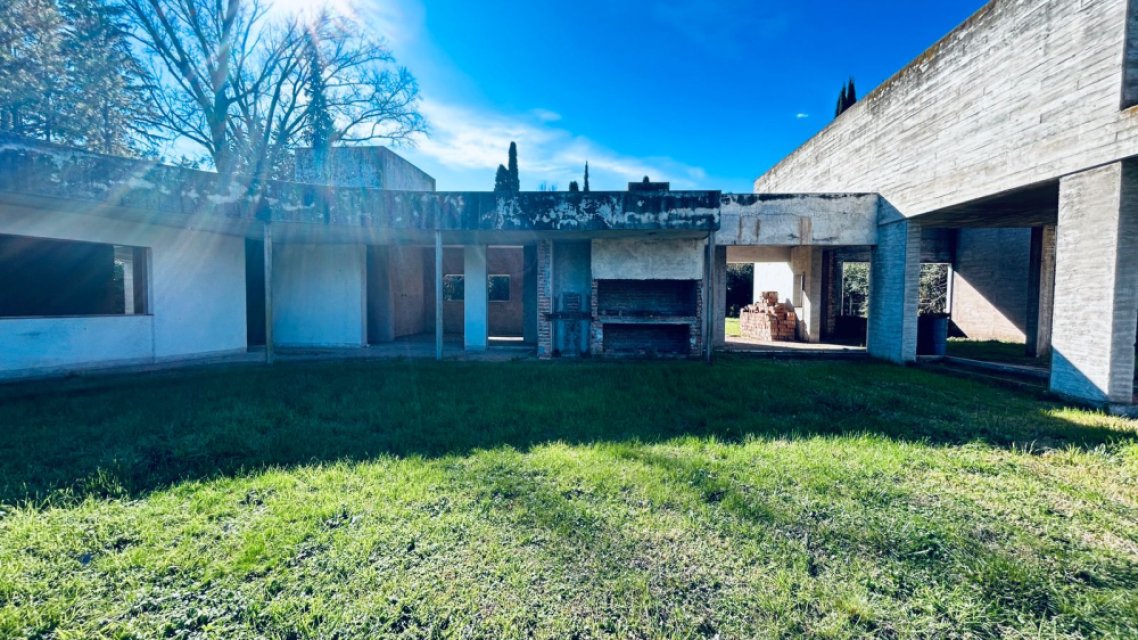 Los Tehuelches al 1500 Junín Quinta o casa de campo 4 con Dep.  ambientes  En Venta -12