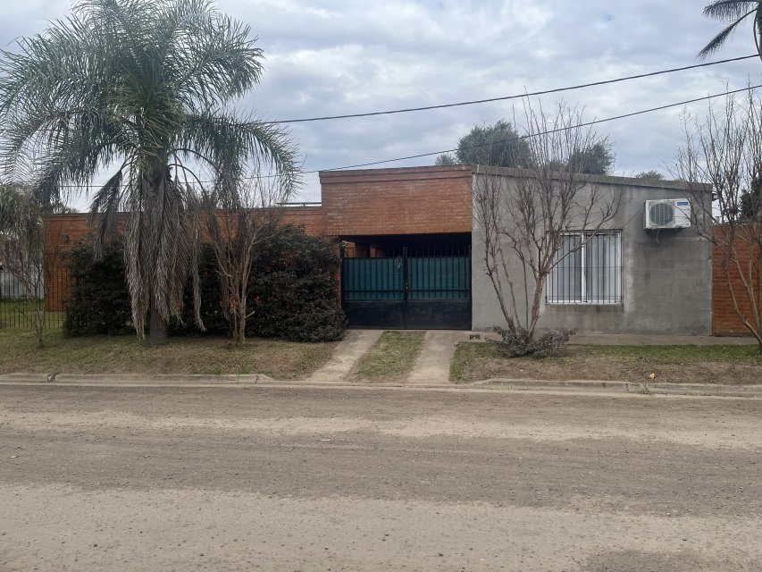 Ascencion Gral. Arenales Casa 3 con Dep.  ambientes  En Venta -0