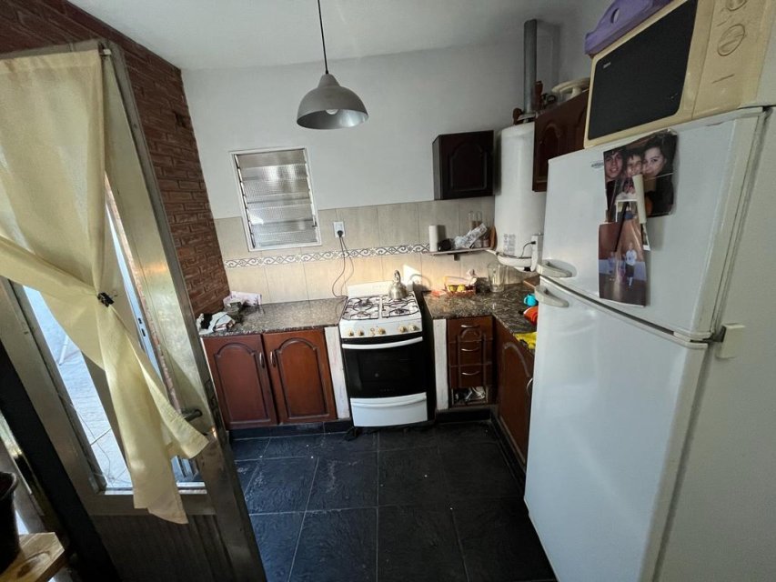 Roque Vazquez 900 Junín Casa 4 con Dep.  ambientes  En Venta -2