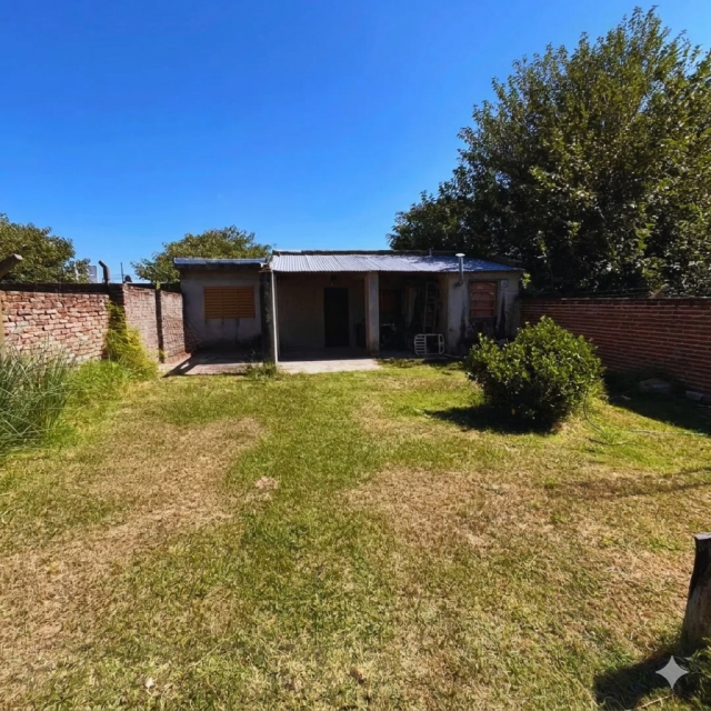 Roque Vazquez 900 Junín Casa 4 con Dep.  ambientes  En Venta -11