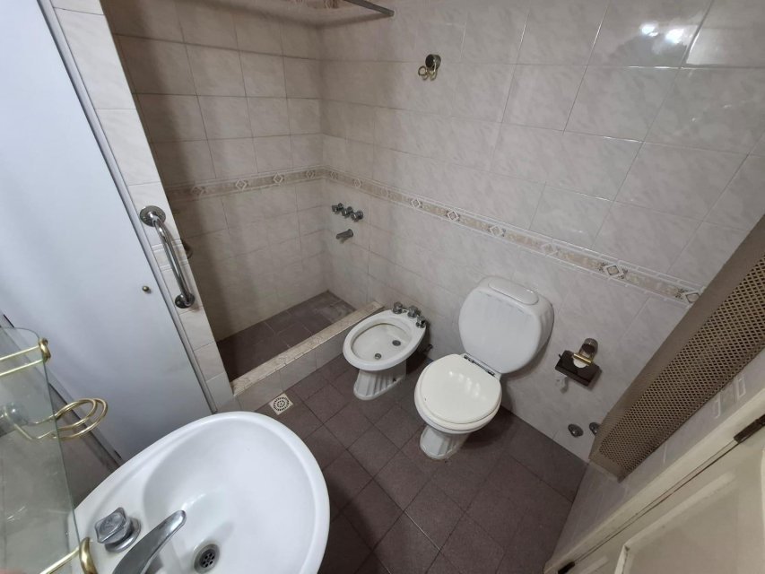 Primera Junta & R.E de San Martin Junín Casa 4 con Dep.  ambientes  En Venta -23