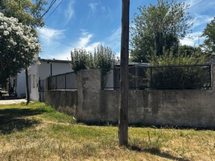 Casa en buen estado, amplio terreno en esquina- Ideal Inversión