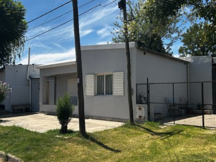 Casa en buen estado, amplio terreno en esquina- Ideal Inversión