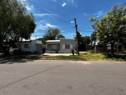 Casa en buen estado, amplio terreno en esquina- Ideal Inversión