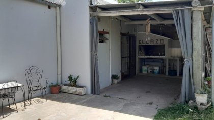 Casa en buen estado, amplio terreno en esquina- Ideal Inversión