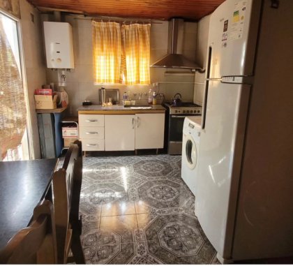 Casa en Bo Padre Respuela c/ 2 dptos internos. Ideal Inversión Acepta Permuta.