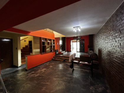 Excepcional Casa de Estilo en Pleno Centro de Junín c/ Consultorio / Oficina.