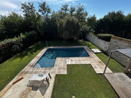 Imponente Casa Quinta - Moderna / Combina Elegancia y Diseño.