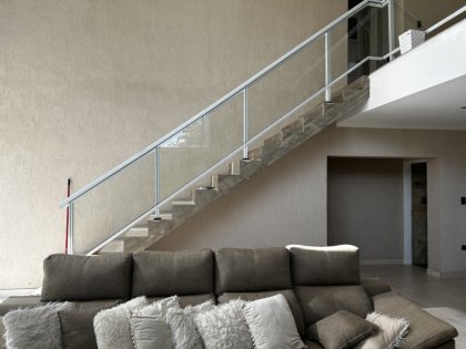 Imponente Casa Quinta - Moderna / Combina Elegancia y Diseño.