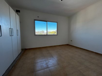 Departamento 2 ambientes por escalera, listo para habitar
