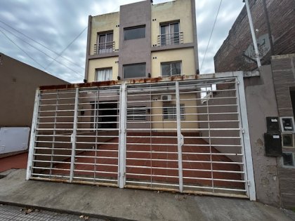 Departamento 2 ambientes muy buena ubicacion c/cochera