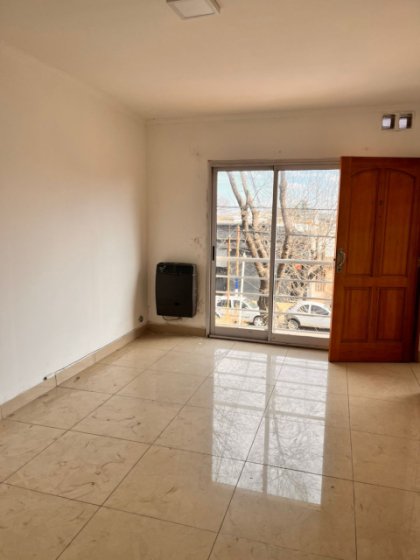 Departamento 2 ambientes muy buena ubicacion c/cochera