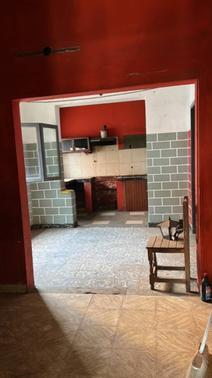 Genial Casa Económica con inmenso terreno a refaccionar en Junín (B)