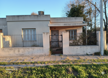 Casa a refaccionar en Agustín Roca
