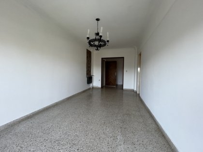 Clásico Departamento de Época para Rediseñar en Pleno Centro.