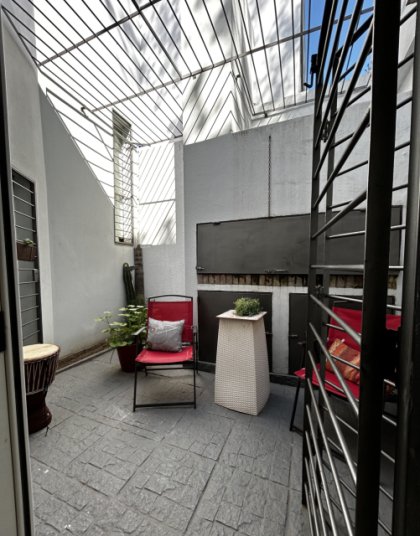 Dúplex Minimalista a Estrenar con Ubicación Premium y Terraza Espectacular