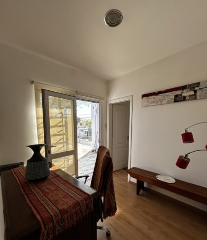 Dúplex Minimalista a Estrenar con Ubicación Premium y Terraza Espectacular