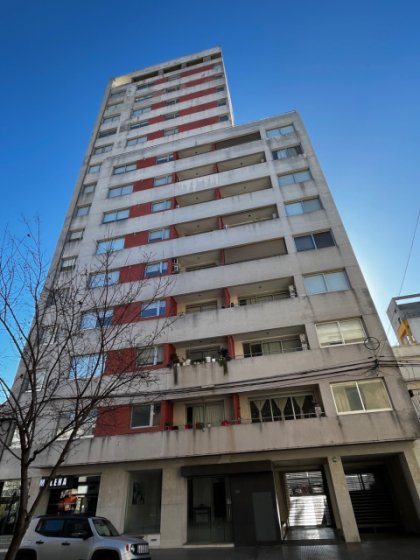 DEPARTAMENTO EN EL CENTRO COMERCIAL DE LA CIUDAD