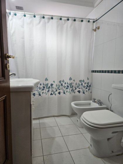 Piso de 5 Ambientes C/Cochera en el Centro de Castelar Norte