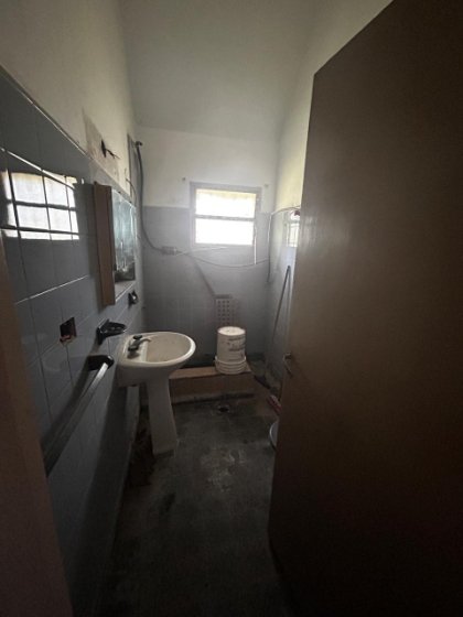 Vendemos Terrenos en PNLG (con escritura) C/ Inmueble para refaccionar o demoler.