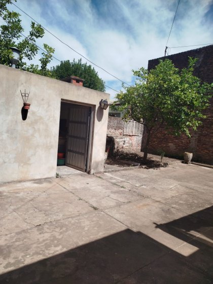 Casa familiar en barrio Belgrano.