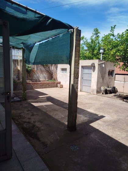 Casa familiar en barrio Belgrano.