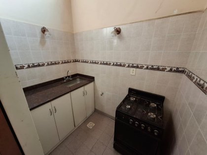 Casa Chalet c/ estilo de época - Doble Acceso, Pileta y Quincho Independiente.