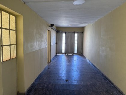 Casa Chalet c/ estilo de época - Doble Acceso, Pileta y Quincho Independiente.